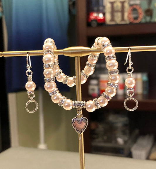 "Blushed" Stretch Bracelet  **MADE TO ORDER  **Please indicate your bracelet size in the "Notes" section at checkout **See companion earrrings